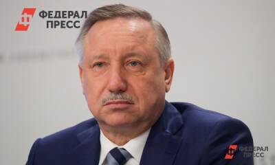 Петербургскому губернатору объяснили значение символов Z и V на военной технике РФ