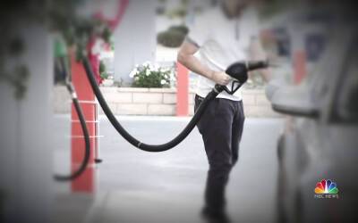 В США все чаще воруют бензин с припаркованных машин - zr.ru - США