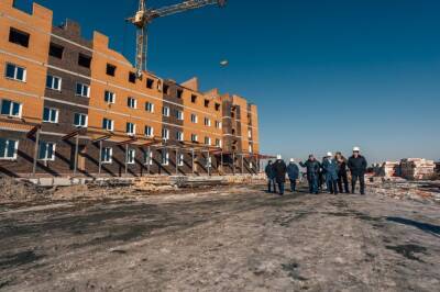 Депутаты проверили строительство поликлиники в микрорайоне Дивногорский в Новосибирске