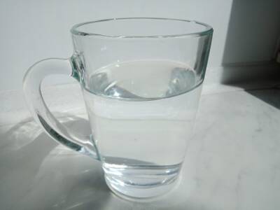 Пить больше воды назвали полезным против стресса