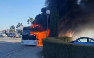 Школьный автобус сгорел на ходу
