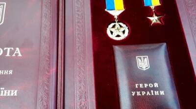 Зеленский присвоил звание Героя Украины еще шестерым военным, четырем – посмертно