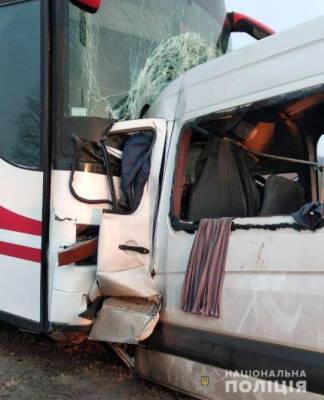 На Хмельниччині розбився автобус з біженцями: 7 людей загинули