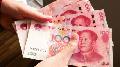 Выгодно ли сейчас покупать юани?