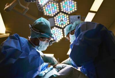 Петербургские врачи провели уникальную операцию по удалению челюстной опухоли