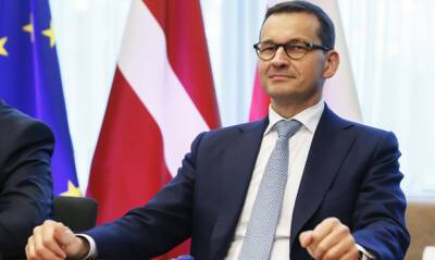 Глава правительства Польши призвал перестать выдавать шенгенские визы россиянам