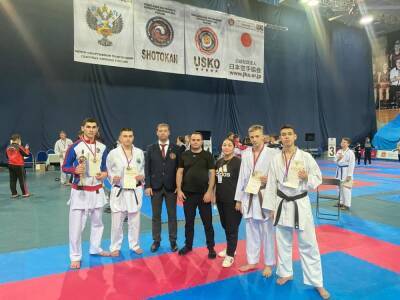 Астраханские борцы завоевали 17 медалей в чемпионате и первенстве России