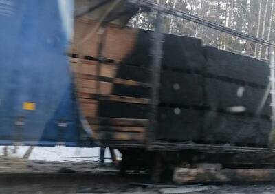 Под Касимовом сгорел прицеп грузовика