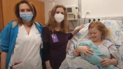 Беженка из Украины родила ребенка в Израиле: видео