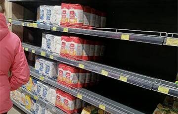 Ажиотаж, полупустые полки, рост цен: что происходит в продовольственных магазинах Беларуси