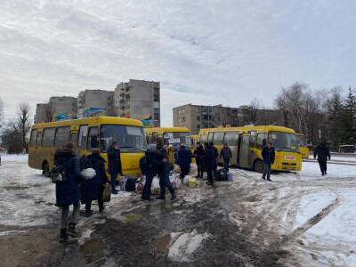 Гайдай сообщил, сколько жителей Луганщины эвакуированы в другие регионы с начала войны