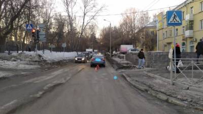 В Новосибирске таксист сбил 10-летнего мальчика, перебегавшего дорогу на красный свет