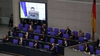 День позора в бундестаге: президент Украины просит о помощи, а Шольц молчит