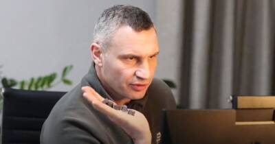 Кличко показал металлические гранулы в бомбах, которые армия РФ сбрасывает на Киев (фото, видео)