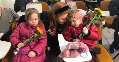 Герцогиня Йоркская посетила украинских беженцев в Польше