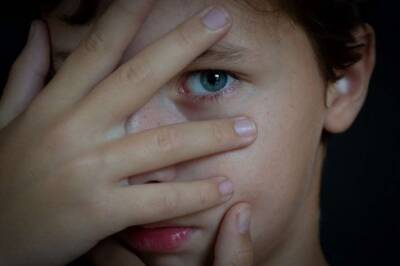 Специалисты назвали признаки психологической травмы у детей