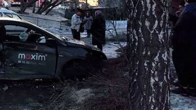 Женщина и ребёнок погибли в такси при столкновении пяти автомобил - usedcars.ru - Барнаул - Santa Fe
