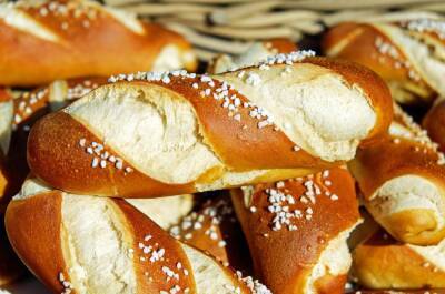 На выставке в Новосибирске создали арт-композицию из 150 булок хлеба