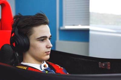 Российский гонщик Смоляр стал третьим в первой гонке сезона в Формуле-3