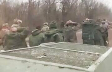 Пентагон: Российские военные целыми подразделениями сдаются в плен и выводят из строя собственную технику