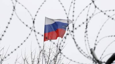 Великобритания закрывает порты для судов из РФ и расширяет финансовые санкции - детали