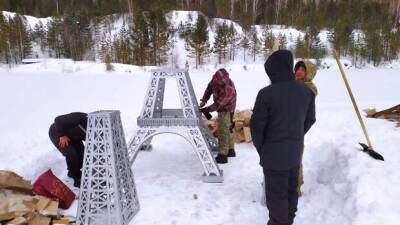 Новосибирские дайверы установят пятиметровую Эйфелеву башню на дне озера
