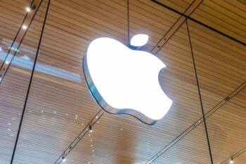 Россияне остались без "яблока": Apple остановил продажи в стране
