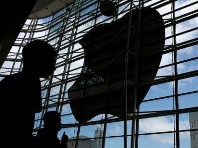 Apple прекращает поставки свое продукции в Россию