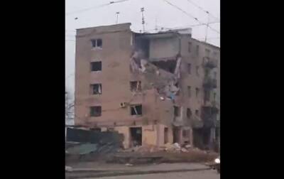 Появились видео последствий удара по Харькову
