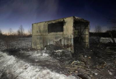 Тело мужчины нашли в сгоревшей бытовке в Тверской области