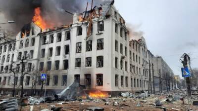 Нанесён удар по центру Харькова, горит здание университета