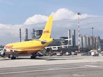 DHL приостановила доставку посылок в Россию, а Airbus «уведет» из страны инженеров и не даст запчасти