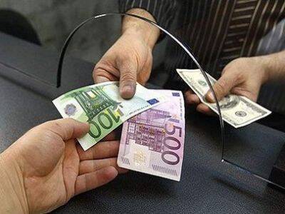 Центробанк запретил россиянам переводить деньги в страны, наложившие санкции