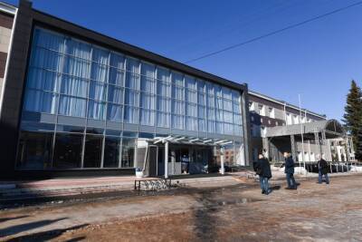 Александр Дрозденко оценил новый фасад Лужского городского Дома культуры