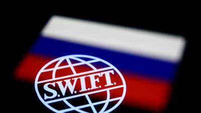 ЕС отключил семь российских банков от SWIFT