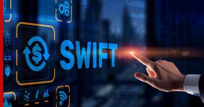 Российские банки начали отключать от SWIFT