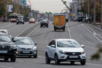 В Челябинске резко повысились цены на автомобили. Некоторые дилеры приостановили продажи