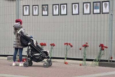 Памятную доску погибшим от COVID-19 медикам открыли в Архангельске
