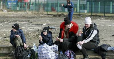 Украинские беженцы получат в ЕС вид на жительство, право на работу и доступ к образованию