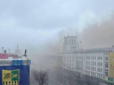 Ракеты РФ попали в центр Харькова, разрушены жилые дома, пострадало здание горсовета – ГСЧС