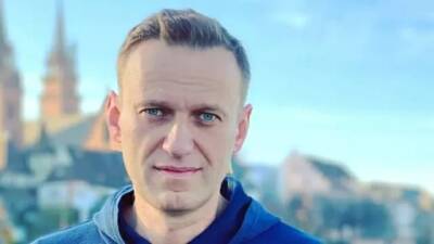Навальный призывает россиян выходить на центральные площади городов, чтобы остановить войну