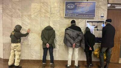 В киевском метро поймали 5 российских диверсантов