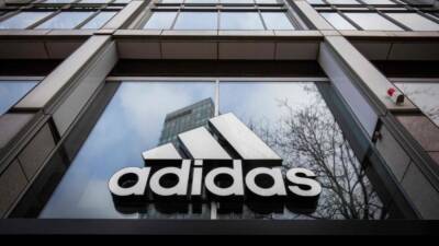 Из-за войны в Украине: Adidas больше не будет одевать сборную России по футболу