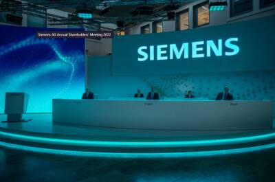 Siemens приостановил работу в России