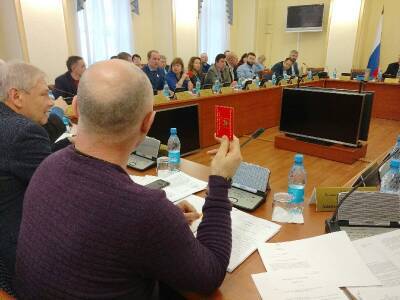 В Твери депутаты распределили более 500 млн рублей и проголосовали в первом чтении за изменение системы выборов