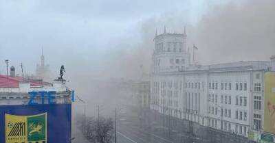 В Харькове нанесли ракетный удар по самому центру города, повреждены жилые дома и горсовет