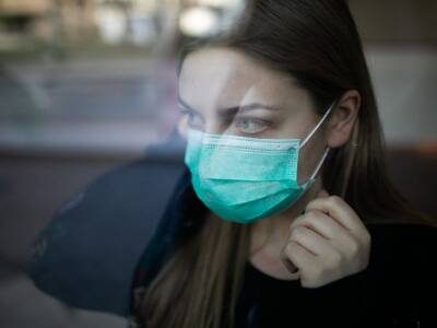 «На войне насморков нет»: врач объяснил, как стресс от новостей может победить пандемию COVID-19