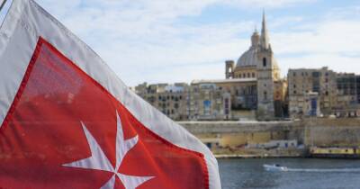 Мальта приостановила программу "золотых паспортов" для граждан РФ и Белоруссии.