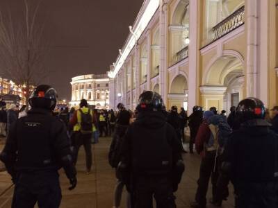 В Петербурге акция за мир на Украине началась с жестких задержаний (фото)