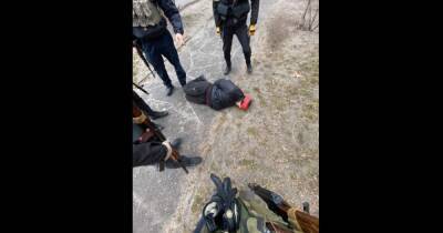 Двое мужчин из Луганской области планировали вооруженное нападение в Каменском, — Нацполиция (фото)
